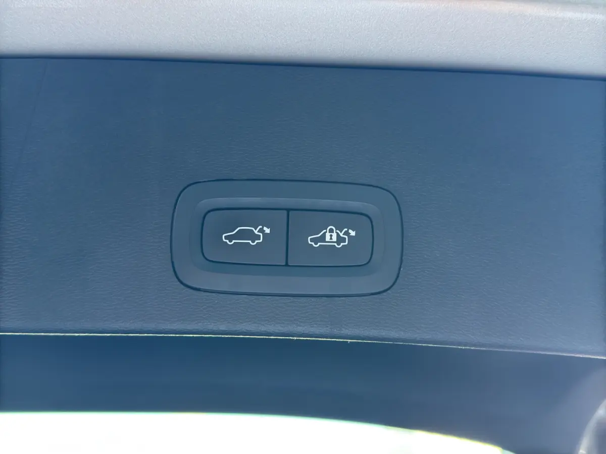 1.5 T5 Core | Achteruitrijcamera | Apple Carplay\Android Auto | Parkeerverwarming |