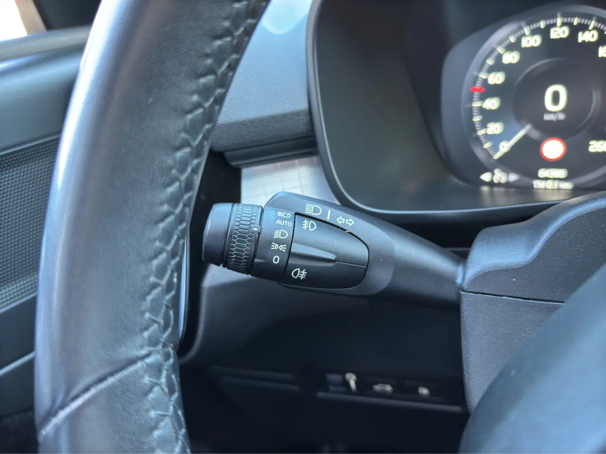 1.5 T5 Core | Achteruitrijcamera | Apple Carplay\Android Auto | Parkeerverwarming |