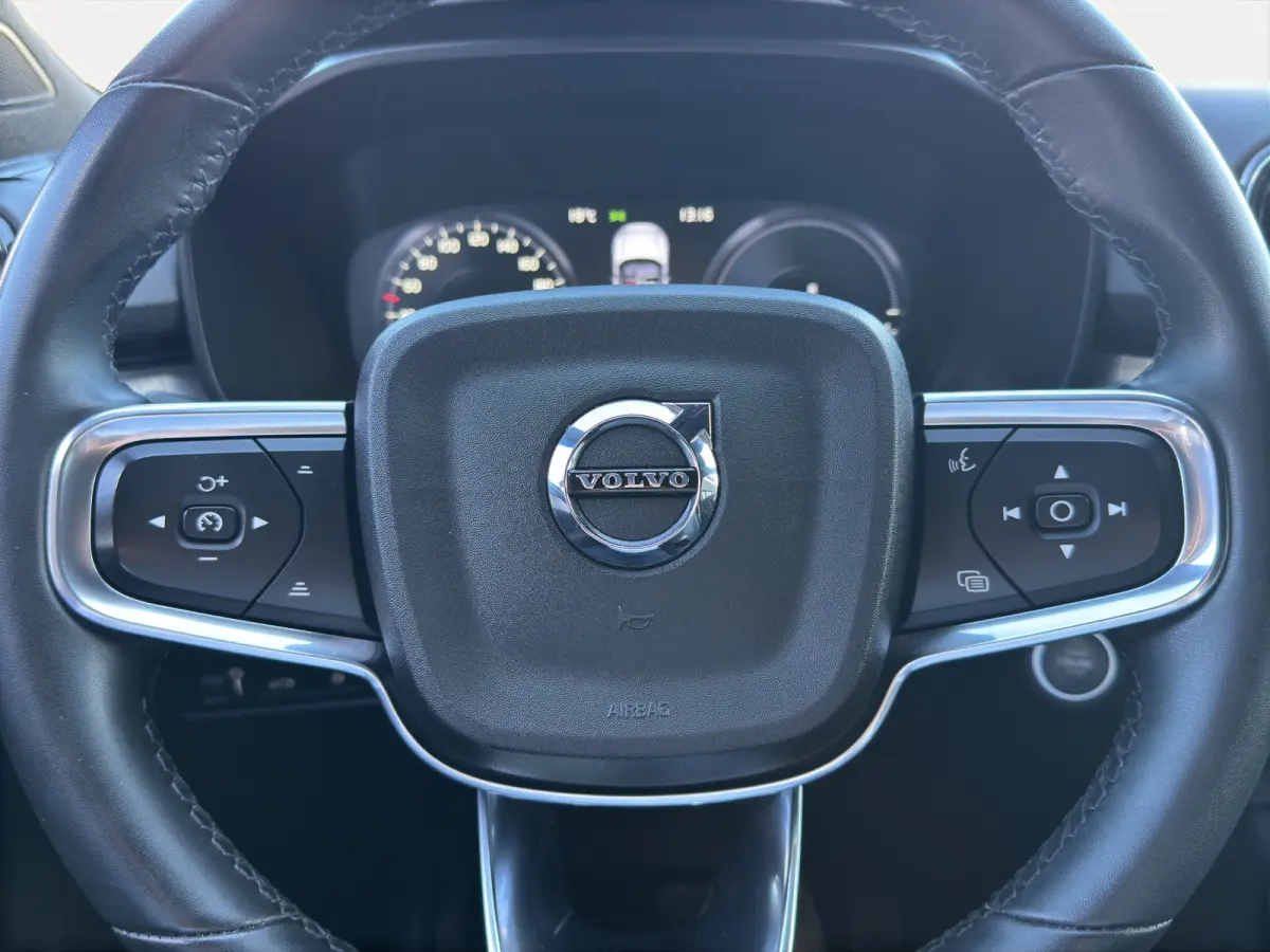 1.5 T5 Core | Achteruitrijcamera | Apple Carplay\Android Auto | Parkeerverwarming |