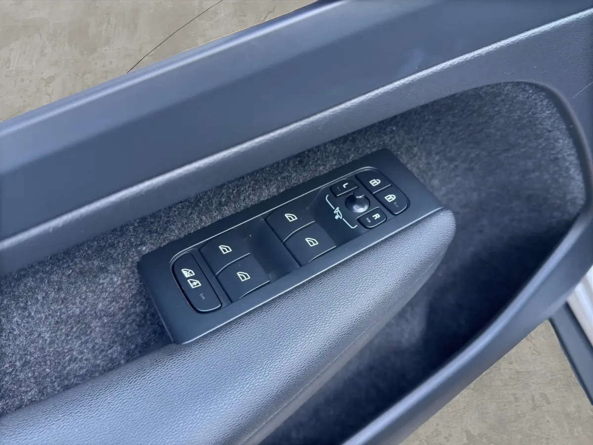 1.5 T5 Core | Achteruitrijcamera | Apple Carplay\Android Auto | Parkeerverwarming |