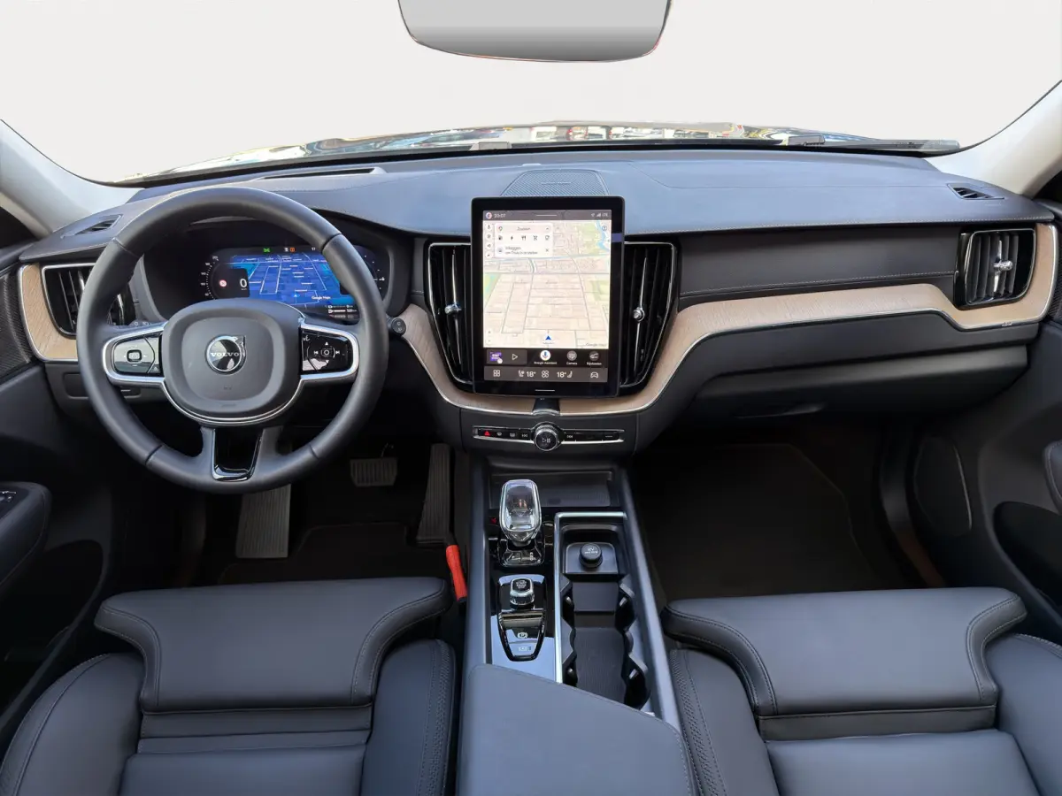 2.0 T6 Plug-in hybrid AWD Ultra Dark | Trekhaak | Luchtvering | Panoramadak | 360 Camera | Memory seats |