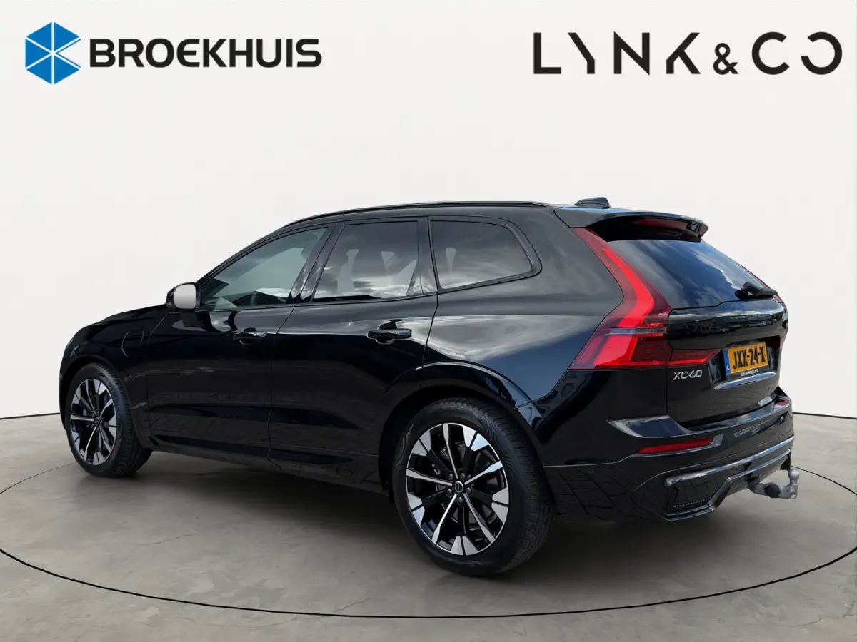2.0 T6 Plug-in hybrid AWD Ultra Dark | Trekhaak | Luchtvering | Panoramadak | 360 Camera | Memory seats |