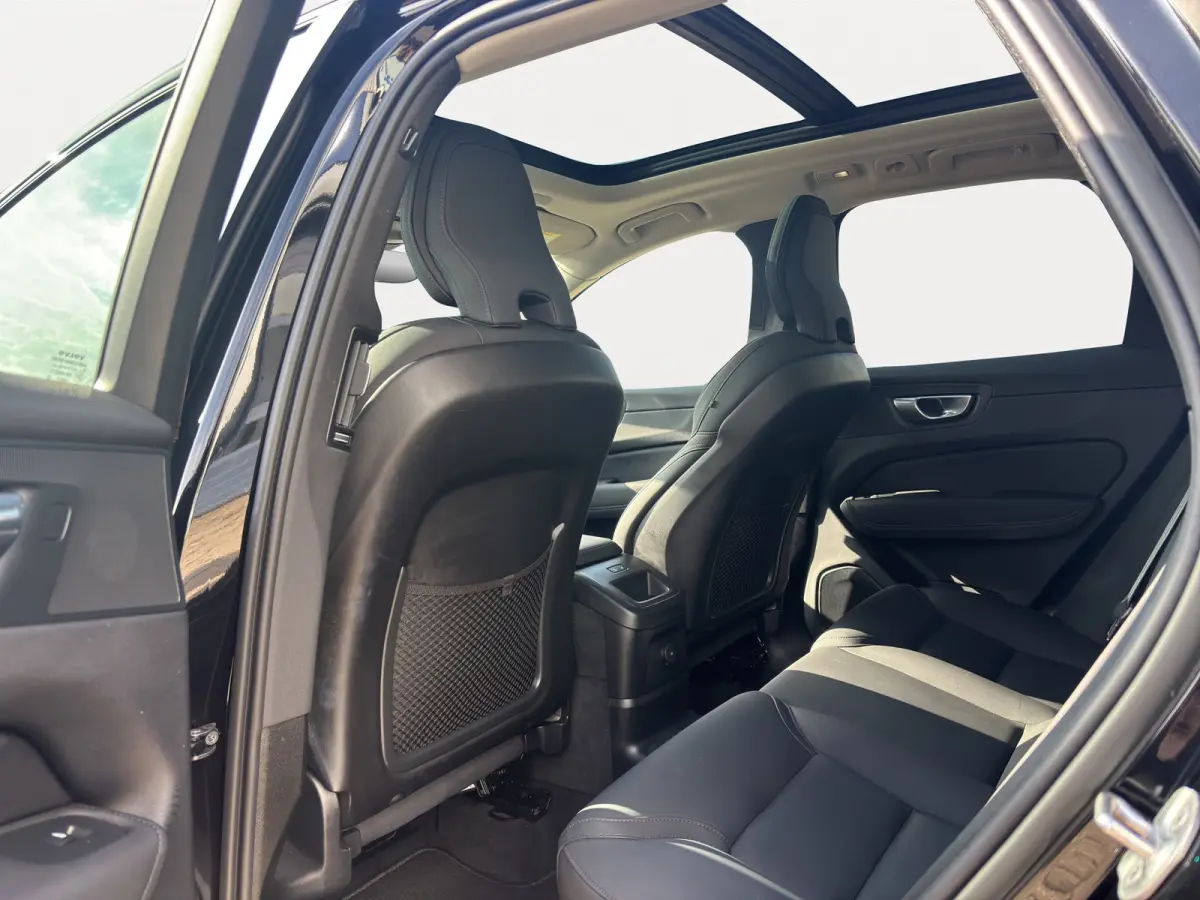 2.0 T6 Plug-in hybrid AWD Ultra Dark | Trekhaak | Luchtvering | Panoramadak | 360 Camera | Memory seats |