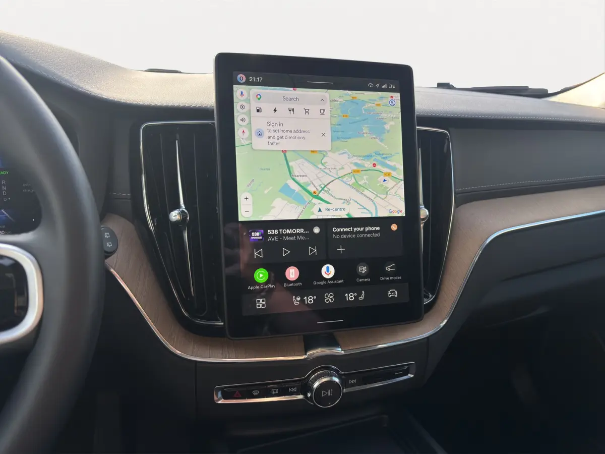 2.0 T6 Plug-in hybrid AWD Ultra Dark | Trekhaak | Luchtvering | Panoramadak | 360 Camera | Memory seats |