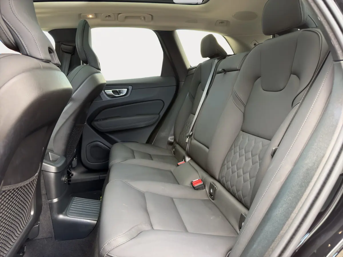 2.0 T6 Plug-in hybrid AWD Ultra Dark | Trekhaak | Luchtvering | Panoramadak | 360 Camera | Memory seats |