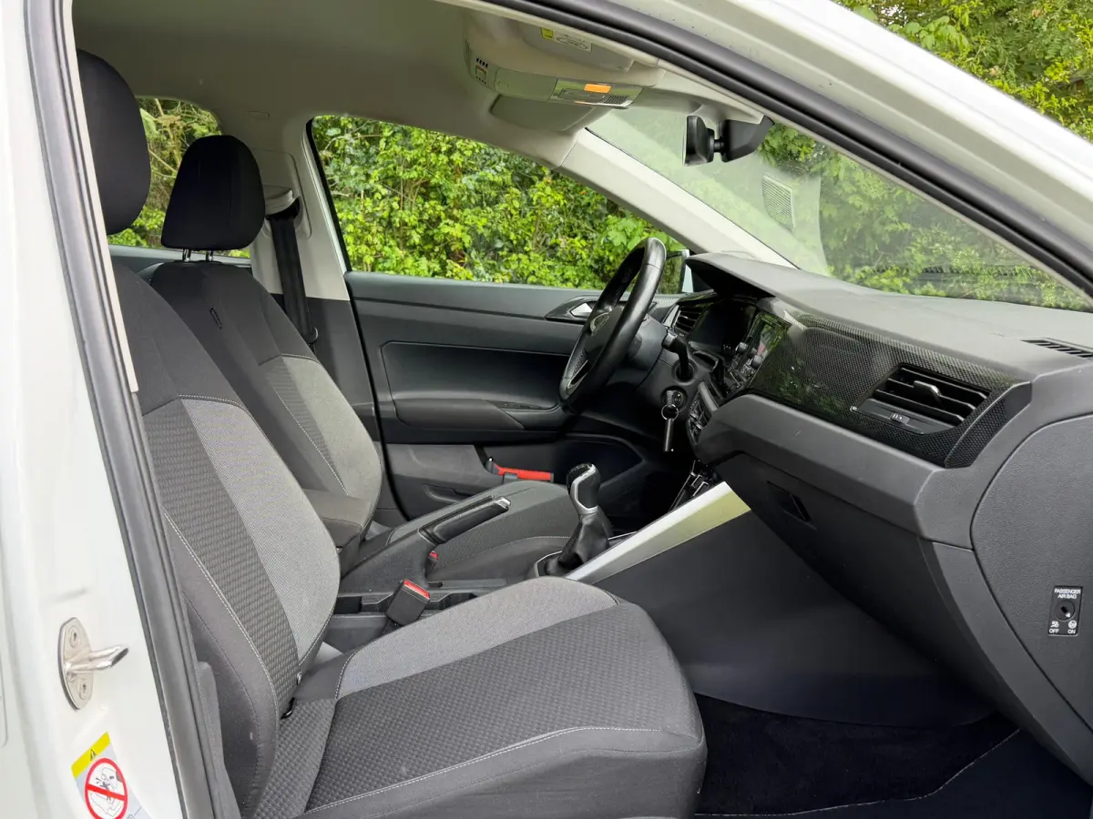 1.0 TSI Life | Adaptief Cruise | Carplay | LED | lichtmetaal |