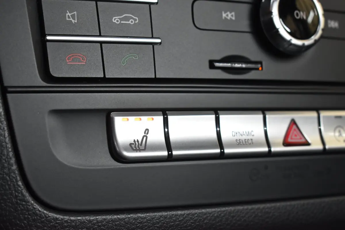 180 Business 108dkm 2e eig. NL-auto LED Camera Stoelverw. Cruise 18"4S + Nwe APK