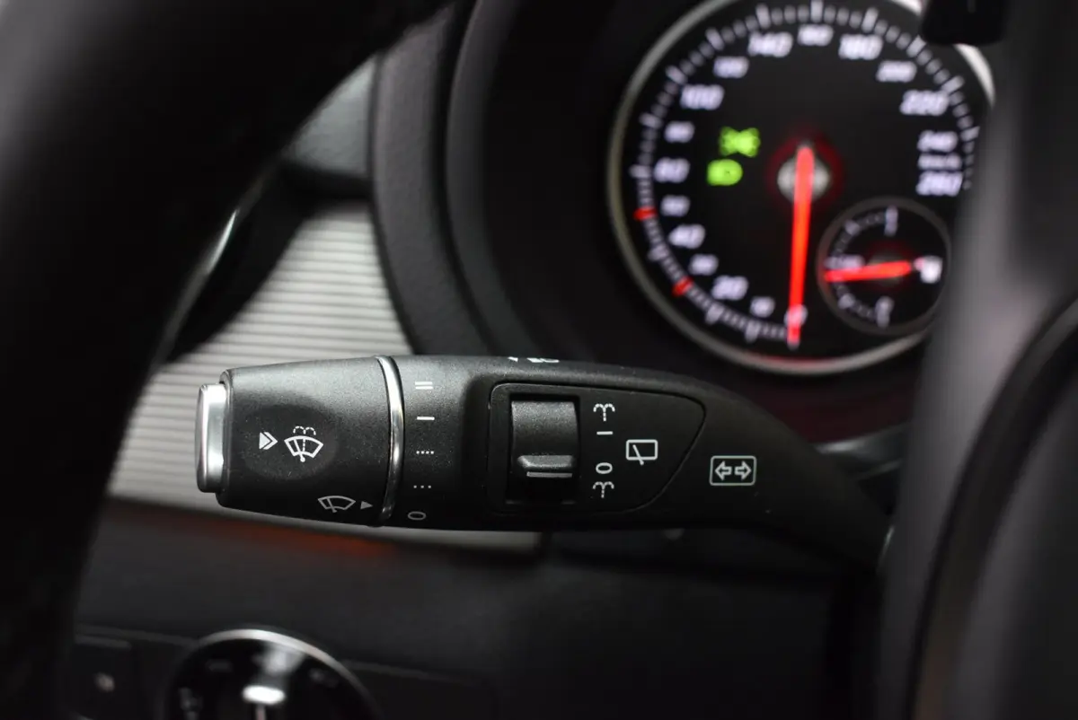 180 Business 108dkm 2e eig. NL-auto LED Camera Stoelverw. Cruise 18"4S + Nwe APK
