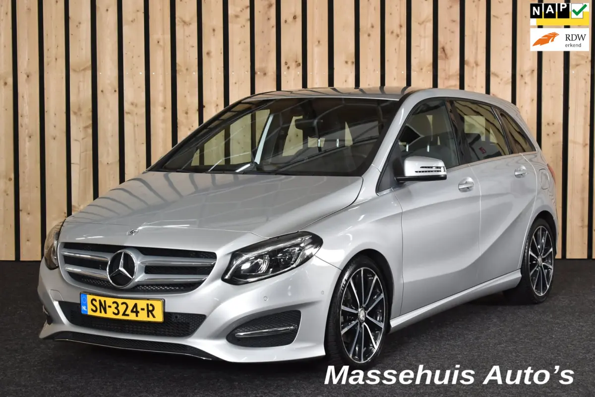 180 Business 108dkm 2e eig. NL-auto LED Camera Stoelverw. Cruise 18"4S + Nwe APK