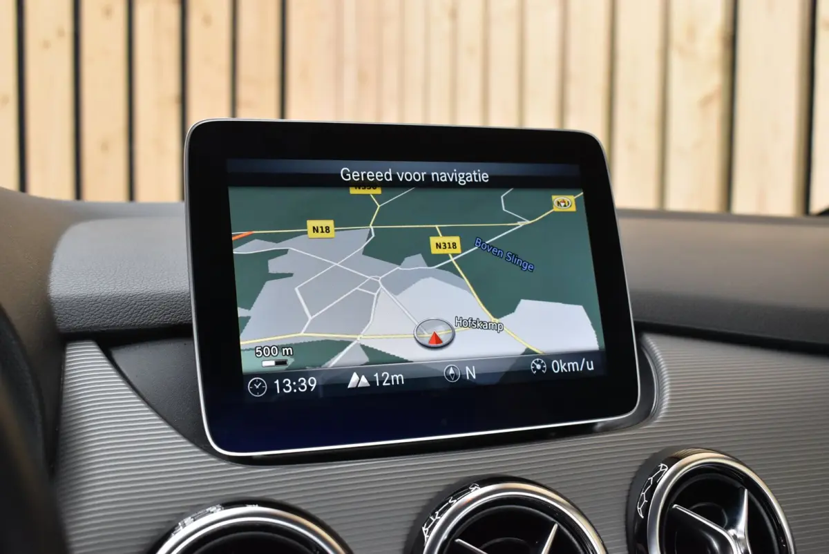 180 Business 108dkm 2e eig. NL-auto LED Camera Stoelverw. Cruise 18"4S + Nwe APK