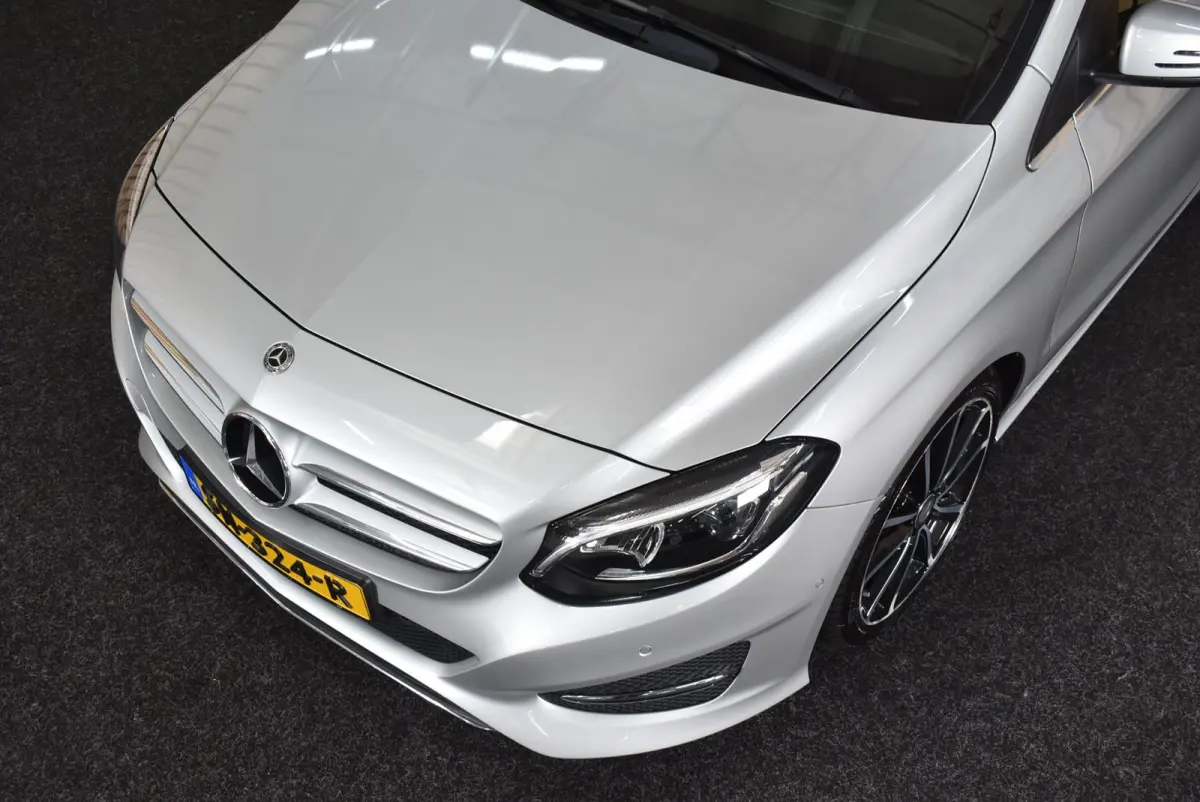 180 Business 108dkm 2e eig. NL-auto LED Camera Stoelverw. Cruise 18"4S + Nwe APK