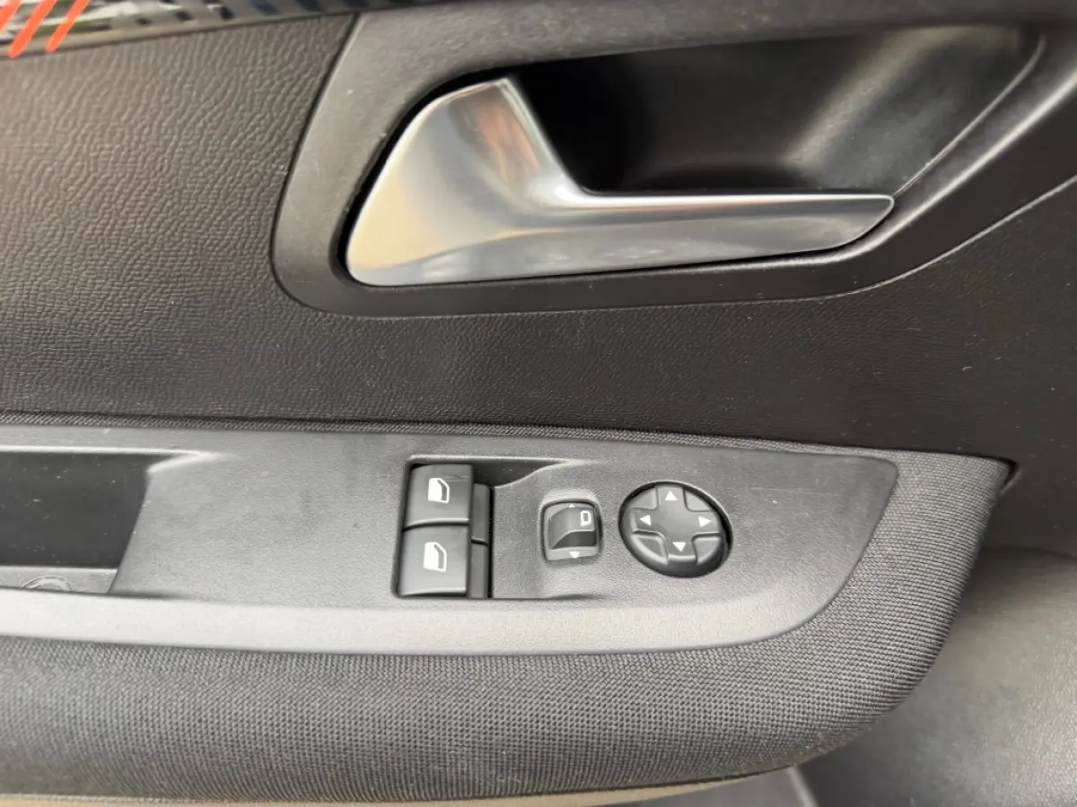 1.2 PT ACTIVE AIRCO NAVI CRUISE CONTROL