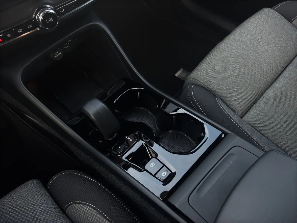 2.0 B4 Plus Dark | Trekhaak | Stuurwiel+Stoelverwarming | Adapt. Cruise | Apple Carplay/Android Auto |