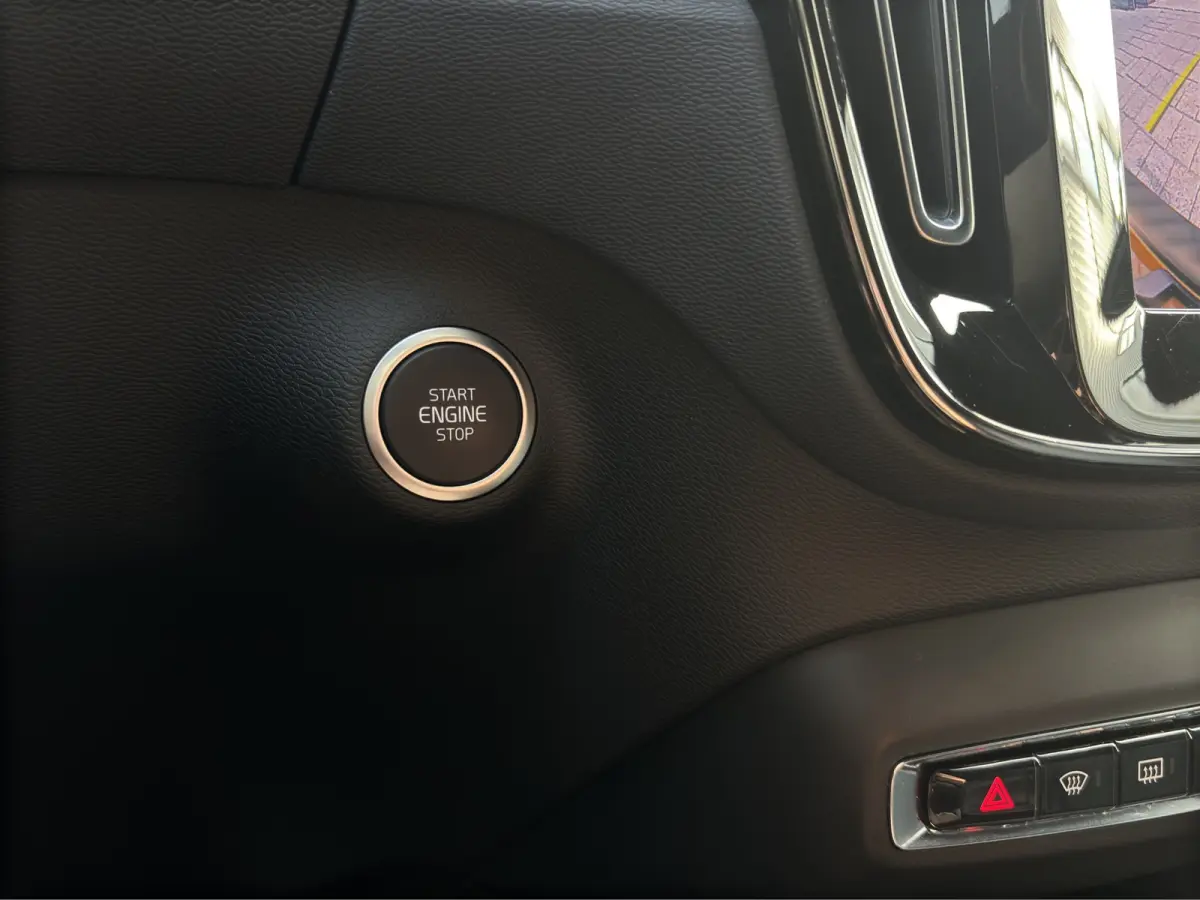 2.0 B4 Plus Dark | Trekhaak | Stuurwiel+Stoelverwarming | Adapt. Cruise | Apple Carplay/Android Auto |