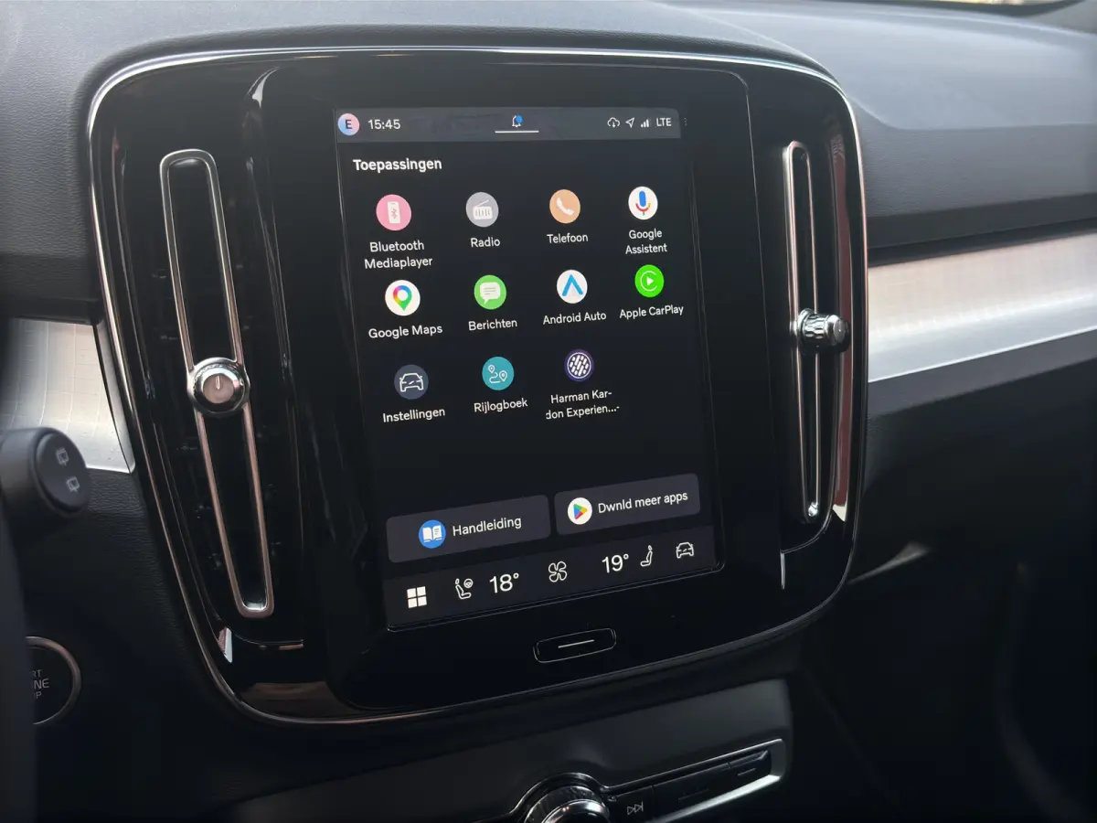 2.0 B4 Plus Dark | Trekhaak | Stuurwiel+Stoelverwarming | Adapt. Cruise | Apple Carplay/Android Auto |