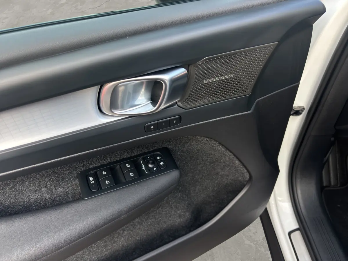 2.0 B4 Plus Dark | Trekhaak | Stuurwiel+Stoelverwarming | Adapt. Cruise | Apple Carplay/Android Auto |