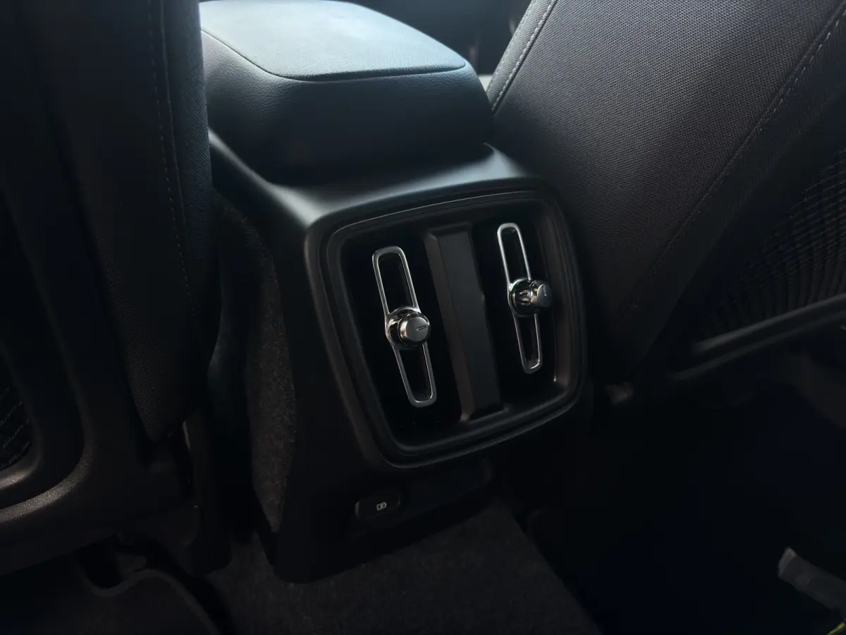 2.0 B4 Plus Dark | Trekhaak | Stuurwiel+Stoelverwarming | Adapt. Cruise | Apple Carplay/Android Auto |
