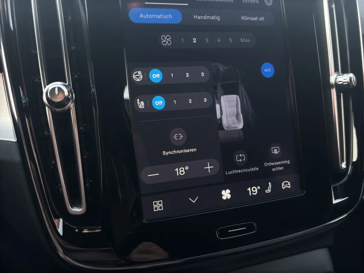 2.0 B4 Plus Dark | Trekhaak | Stuurwiel+Stoelverwarming | Adapt. Cruise | Apple Carplay/Android Auto |
