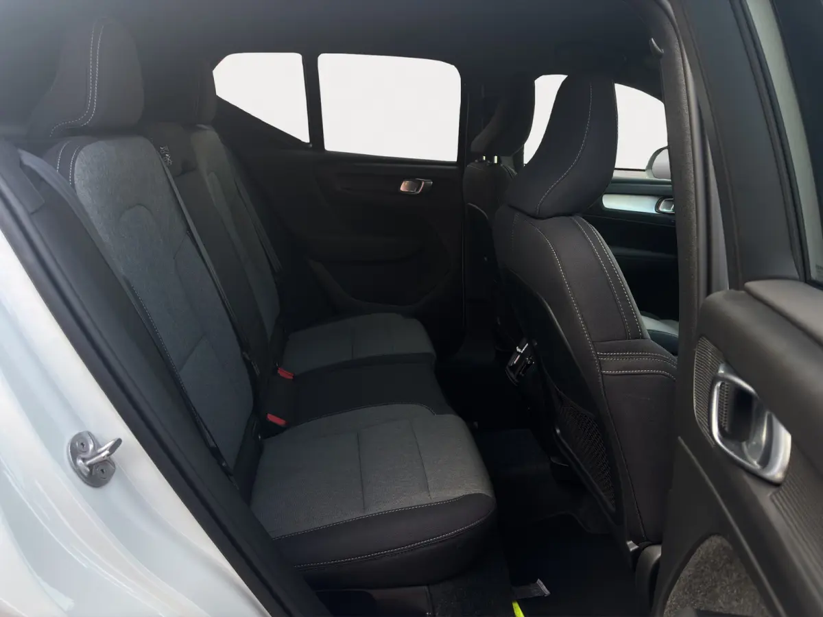 2.0 B4 Plus Dark | Trekhaak | Stuurwiel+Stoelverwarming | Adapt. Cruise | Apple Carplay/Android Auto |