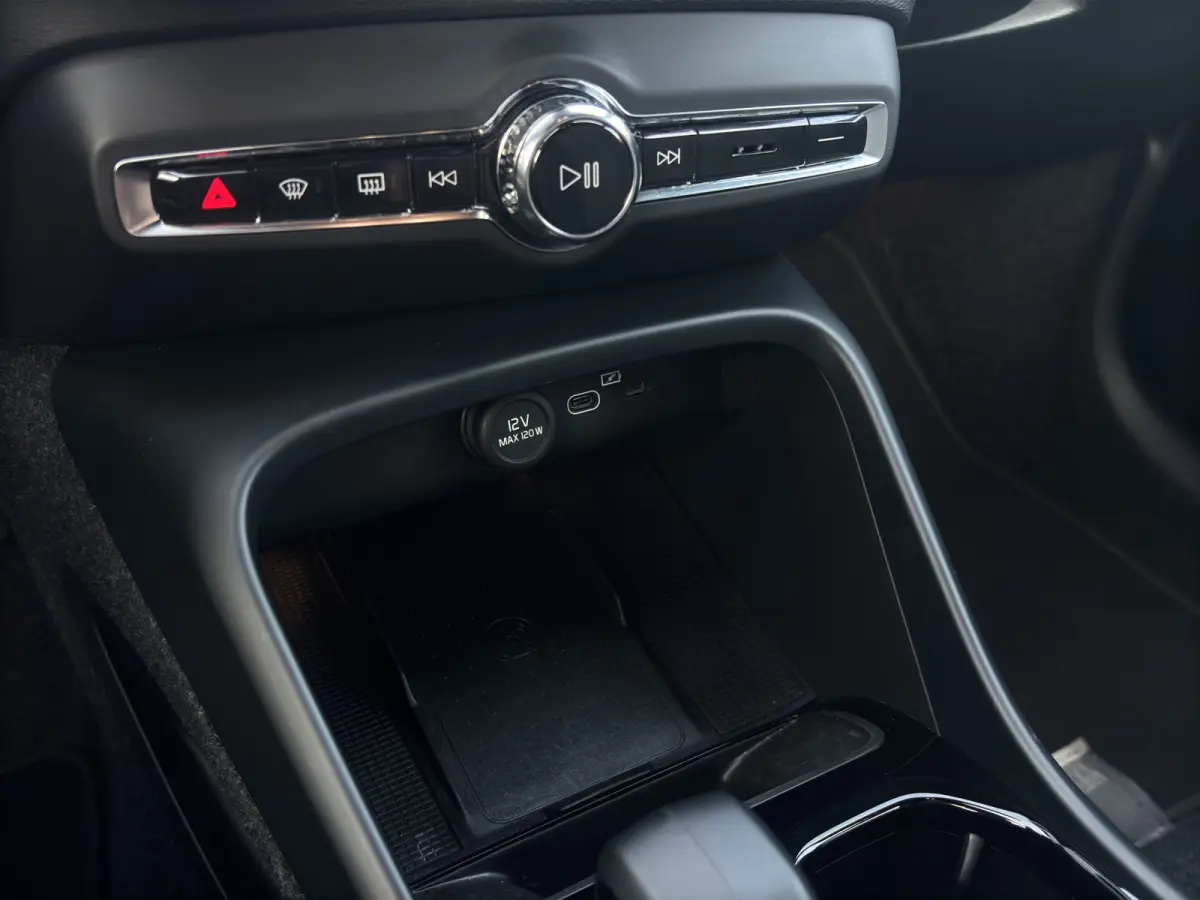 2.0 B4 Plus Dark | Trekhaak | Stuurwiel+Stoelverwarming | Adapt. Cruise | Apple Carplay/Android Auto |