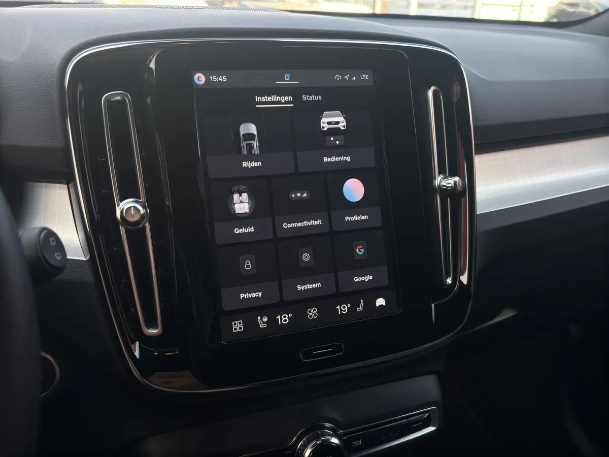 2.0 B4 Plus Dark | Trekhaak | Stuurwiel+Stoelverwarming | Adapt. Cruise | Apple Carplay/Android Auto |