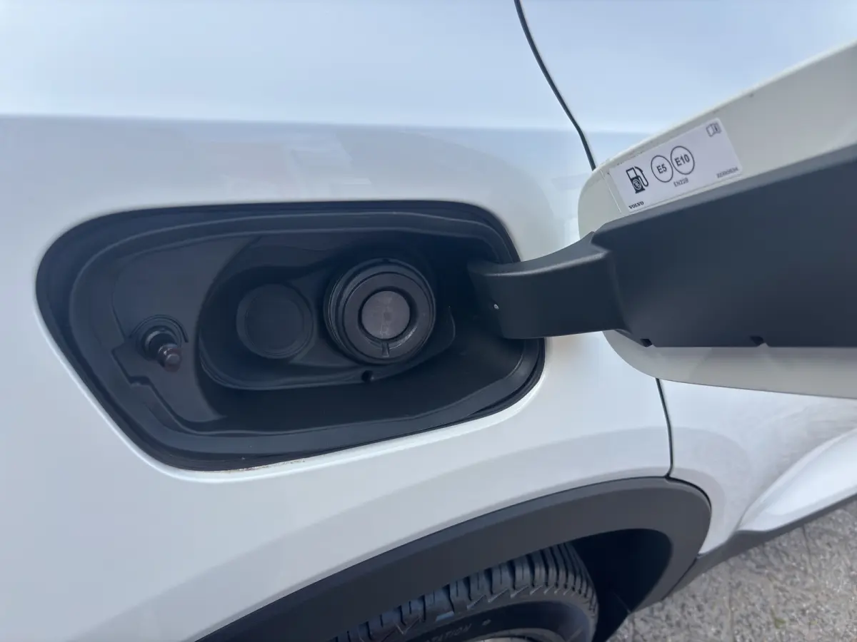 2.0 B4 Plus Dark | Trekhaak | Stuurwiel+Stoelverwarming | Adapt. Cruise | Apple Carplay/Android Auto |
