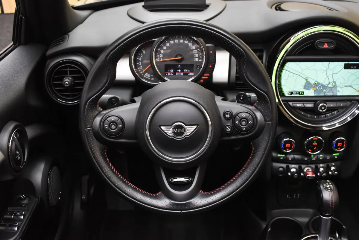 2.0 S Chili Serious Business 192 PK JCW LED 17" NL-auto Stoelverw. Clima + Nwe APK