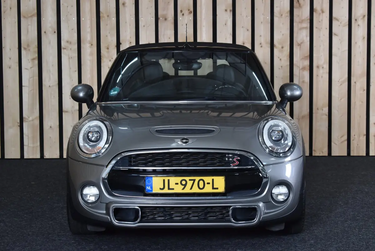2.0 S Chili Serious Business 192 PK JCW LED 17" NL-auto Stoelverw. Clima + Nwe APK