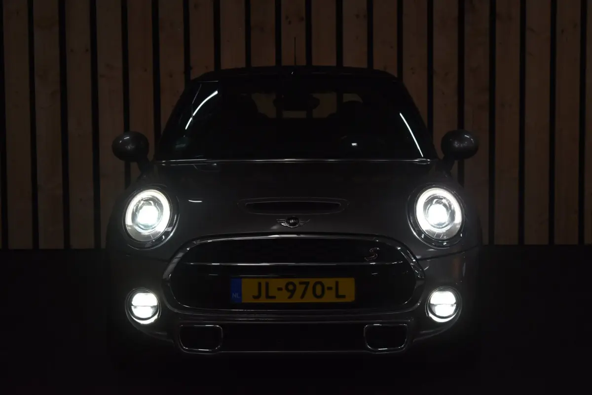 2.0 S Chili Serious Business 192 PK JCW LED 17" NL-auto Stoelverw. Clima + Nwe APK