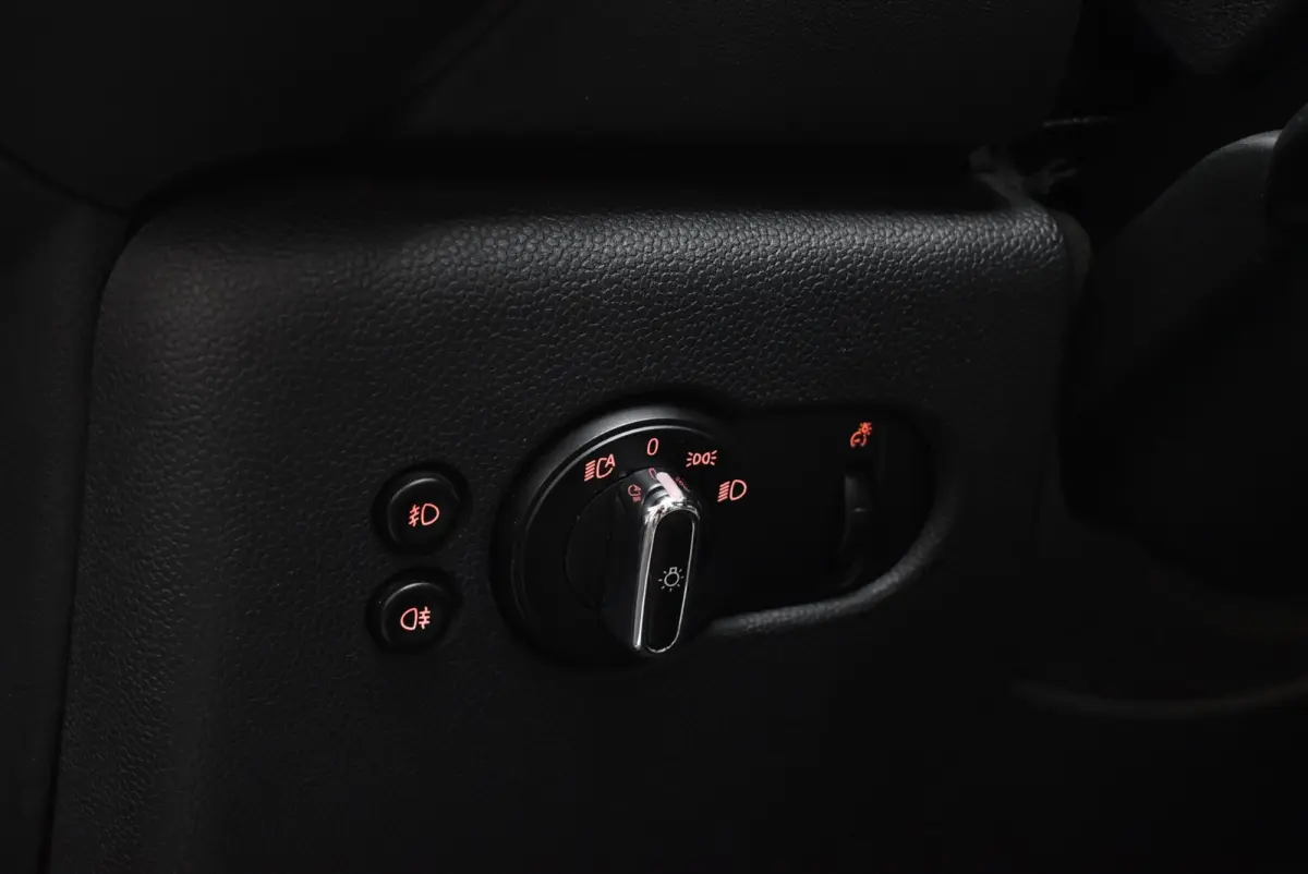 2.0 S Chili Serious Business 192 PK JCW LED 17" NL-auto Stoelverw. Clima + Nwe APK