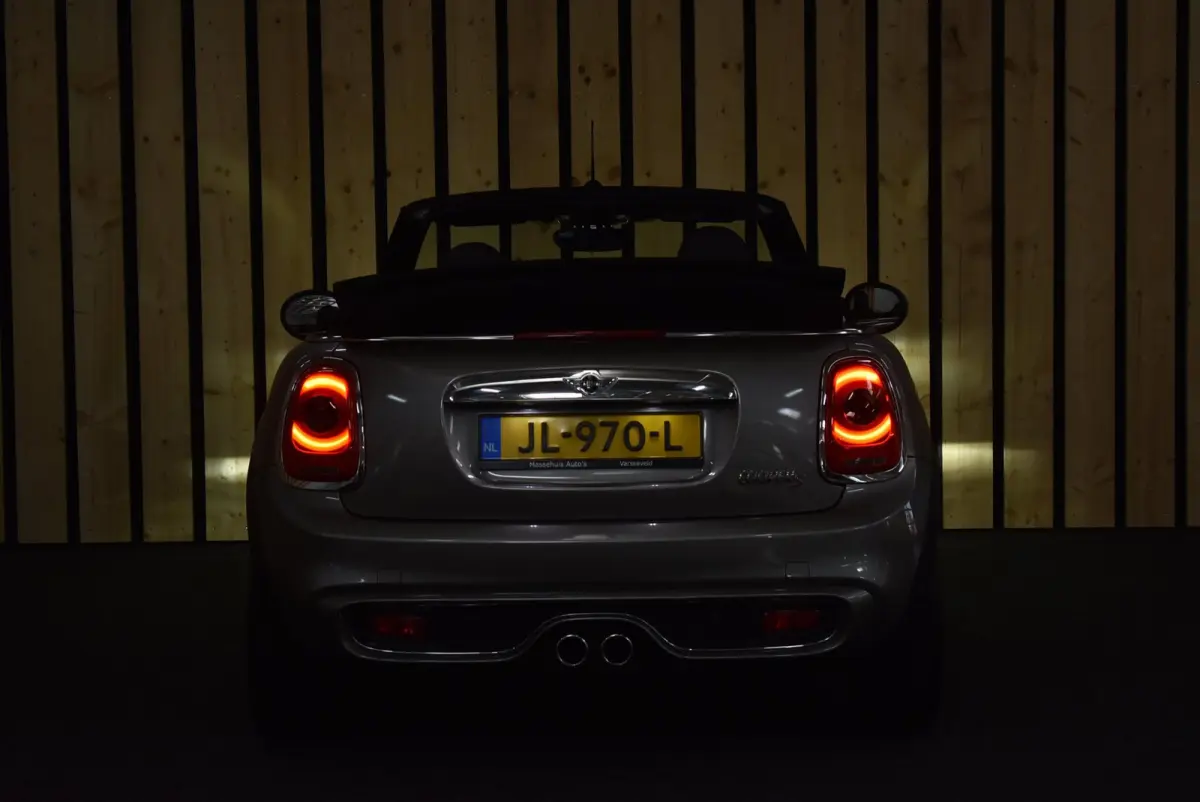 2.0 S Chili Serious Business 192 PK JCW LED 17" NL-auto Stoelverw. Clima + Nwe APK