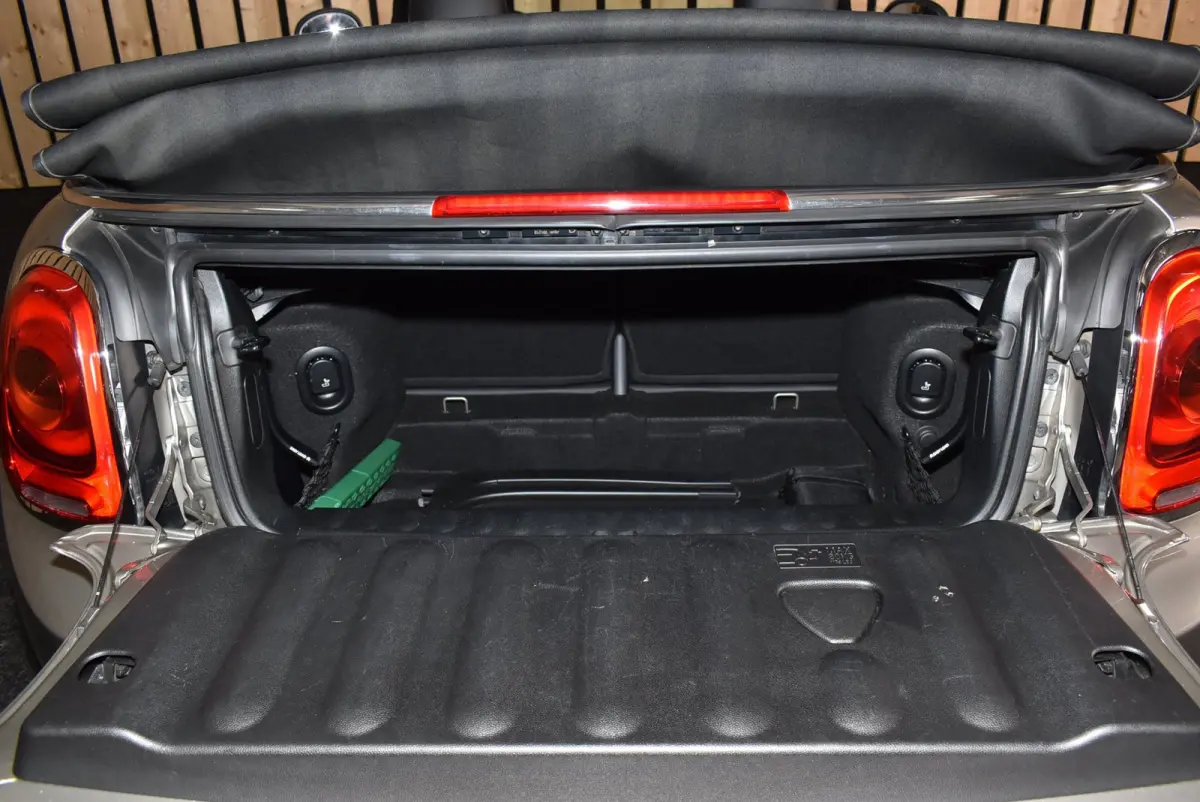 2.0 S Chili Serious Business 192 PK JCW LED 17" NL-auto Stoelverw. Clima + Nwe APK
