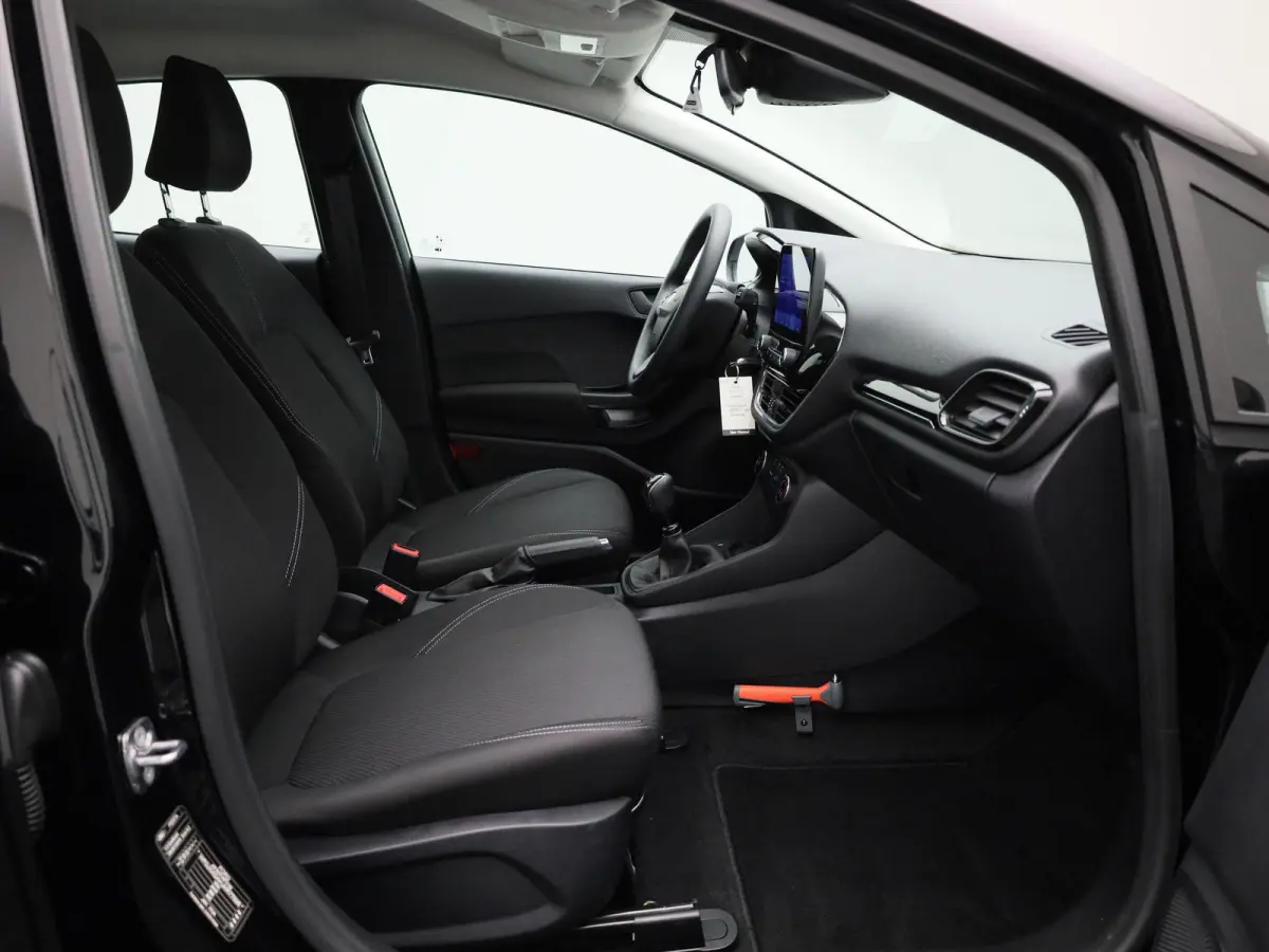 1.0 EcoBoost Titanium | APPLE CARPLAY - ANDROID AUTO | CLIMATE CONTROL | CRUISE CONTROL | PARKEERSENSOREN ACHTER | LANE ASSIST |