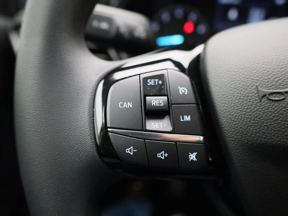1.0 EcoBoost Titanium | APPLE CARPLAY - ANDROID AUTO | CLIMATE CONTROL | CRUISE CONTROL | PARKEERSENSOREN ACHTER | LANE ASSIST |