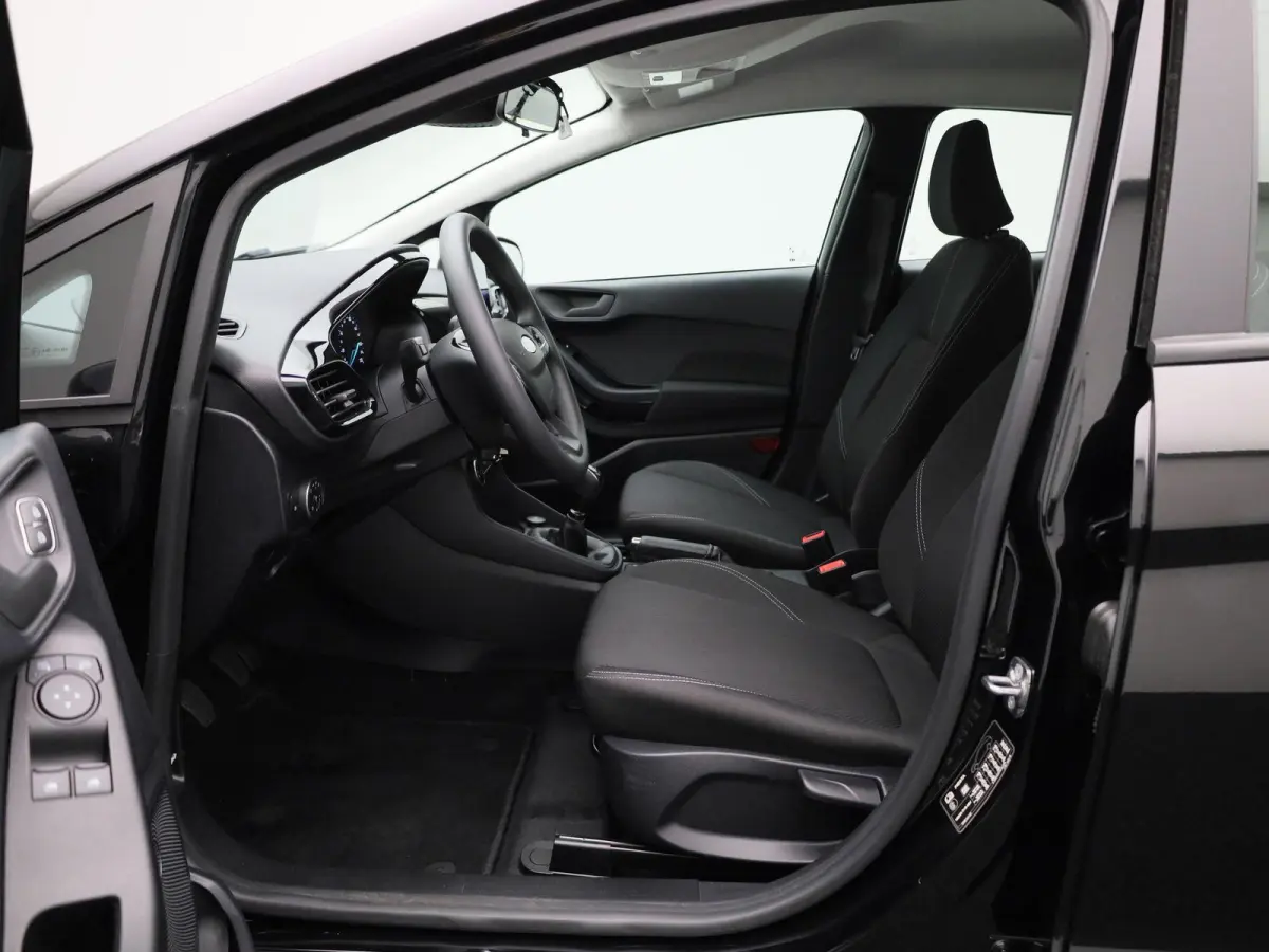 1.0 EcoBoost Titanium | APPLE CARPLAY - ANDROID AUTO | CLIMATE CONTROL | CRUISE CONTROL | PARKEERSENSOREN ACHTER | LANE ASSIST |