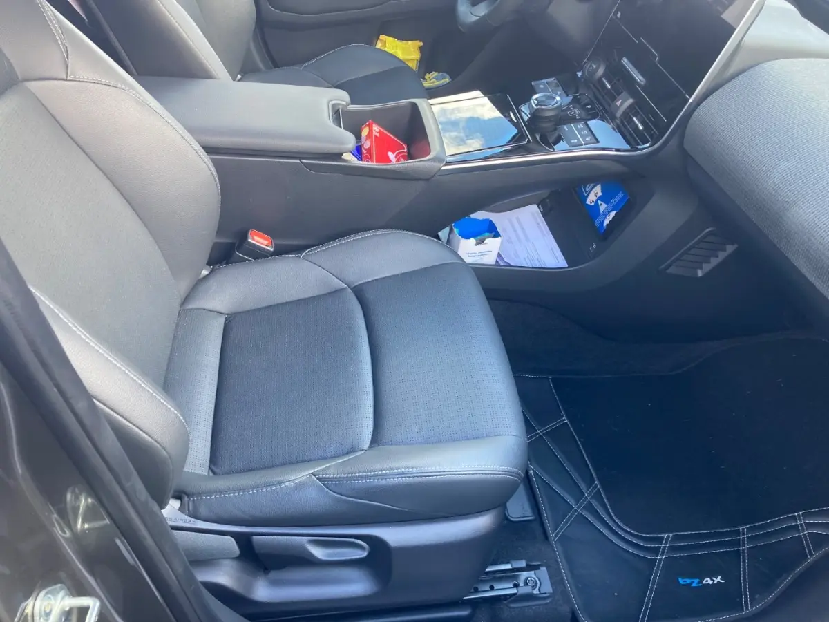 Premium 71 kWh | Panoramadak | Lederen bekleding | JBL | Stoelverwarming + koeling | Navigatie | Camera |