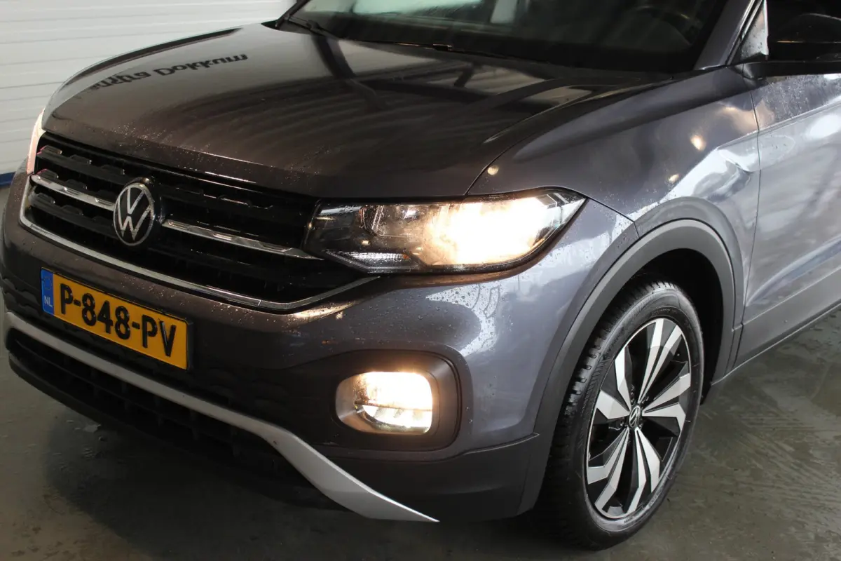 1.0 TSI Life 1e eigenaar | Carplay | Adapt. Cruise | Bluetooth | Getint glas | Front Assist | 17" LMV