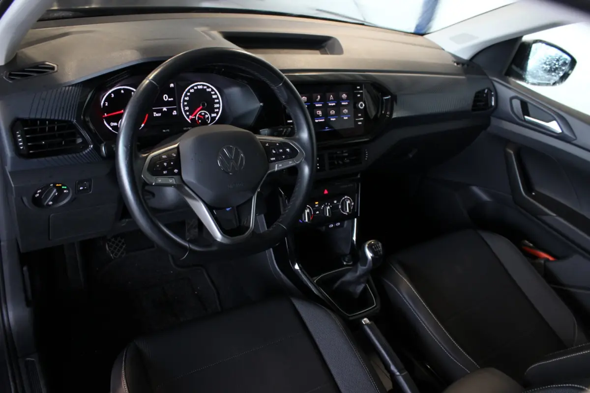 1.0 TSI Life 1e eigenaar | Carplay | Adapt. Cruise | Bluetooth | Getint glas | Front Assist | 17" LMV