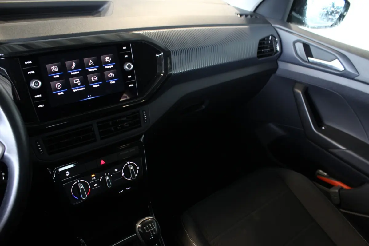 1.0 TSI Life 1e eigenaar | Carplay | Adapt. Cruise | Bluetooth | Getint glas | Front Assist | 17" LMV