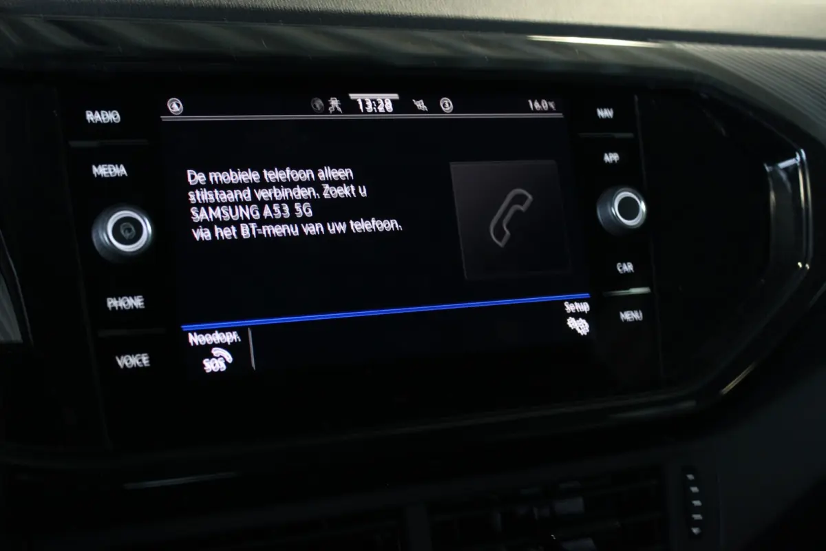 1.0 TSI Life 1e eigenaar | Carplay | Adapt. Cruise | Bluetooth | Getint glas | Front Assist | 17" LMV