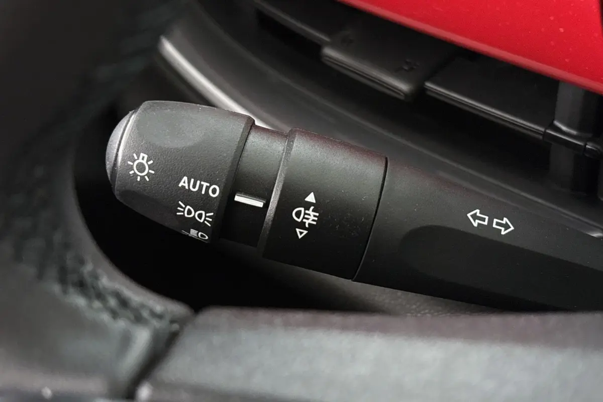 RED 54 kWh Apple CarPlay Climate Control