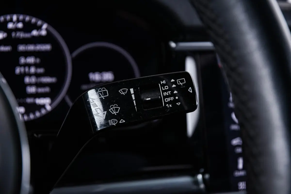 2.9 4 E-Hybrid Panoramadak - Adaptieve Cruise Control - SportDesign Pakket - Comfortstoelen - Massage stoelen - stuurwielverwarming - Sport Chrono pakket - Stuurbekrachtiging Plus -