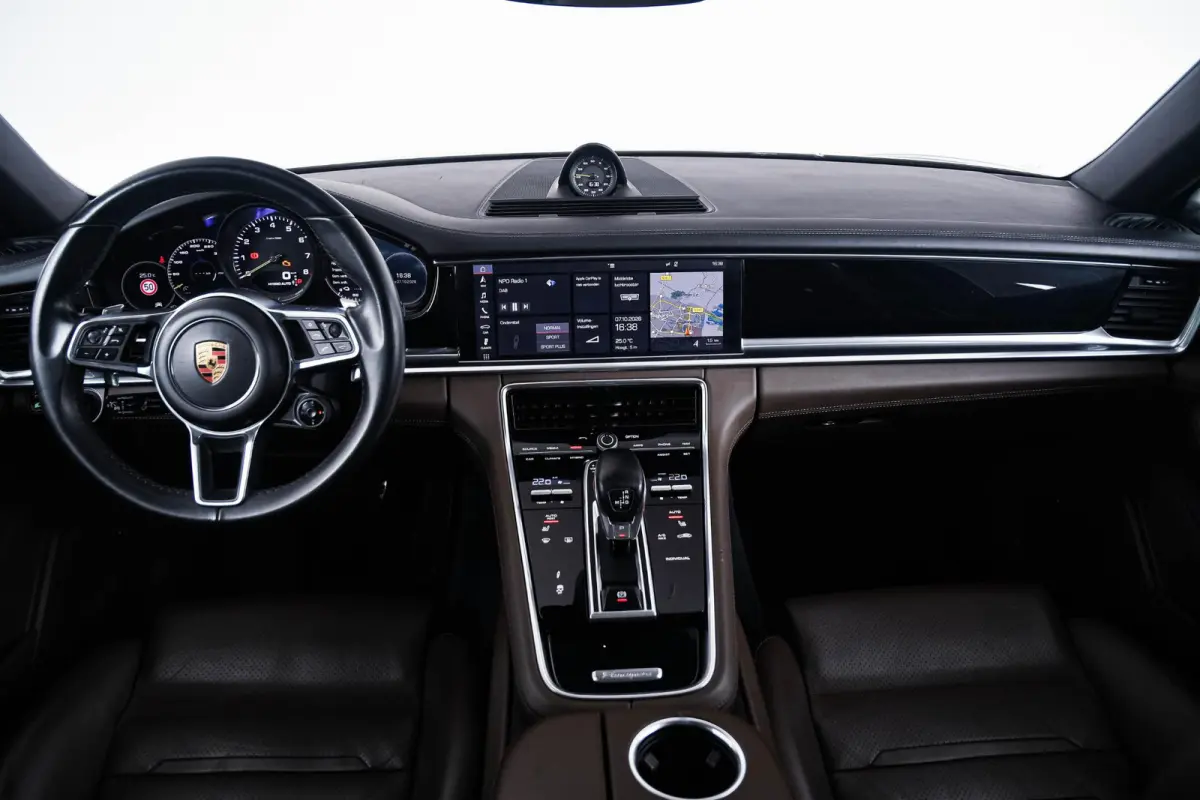 2.9 4 E-Hybrid Panoramadak - Adaptieve Cruise Control - SportDesign Pakket - Comfortstoelen - Massage stoelen - stuurwielverwarming - Sport Chrono pakket - Stuurbekrachtiging Plus -