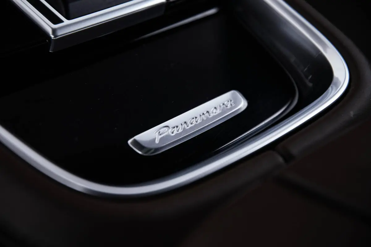 2.9 4 E-Hybrid Panoramadak - Adaptieve Cruise Control - SportDesign Pakket - Comfortstoelen - Massage stoelen - stuurwielverwarming - Sport Chrono pakket - Stuurbekrachtiging Plus -