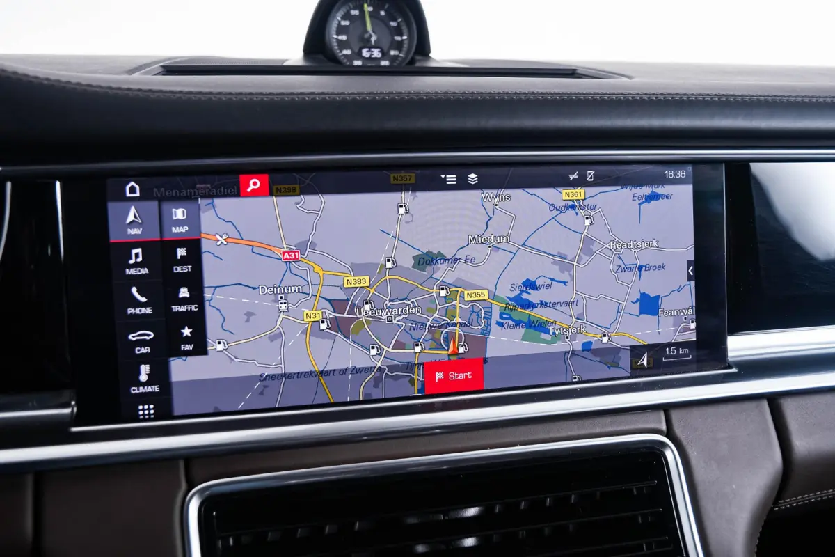 2.9 4 E-Hybrid Panoramadak - Adaptieve Cruise Control - SportDesign Pakket - Comfortstoelen - Massage stoelen - stuurwielverwarming - Sport Chrono pakket - Stuurbekrachtiging Plus -