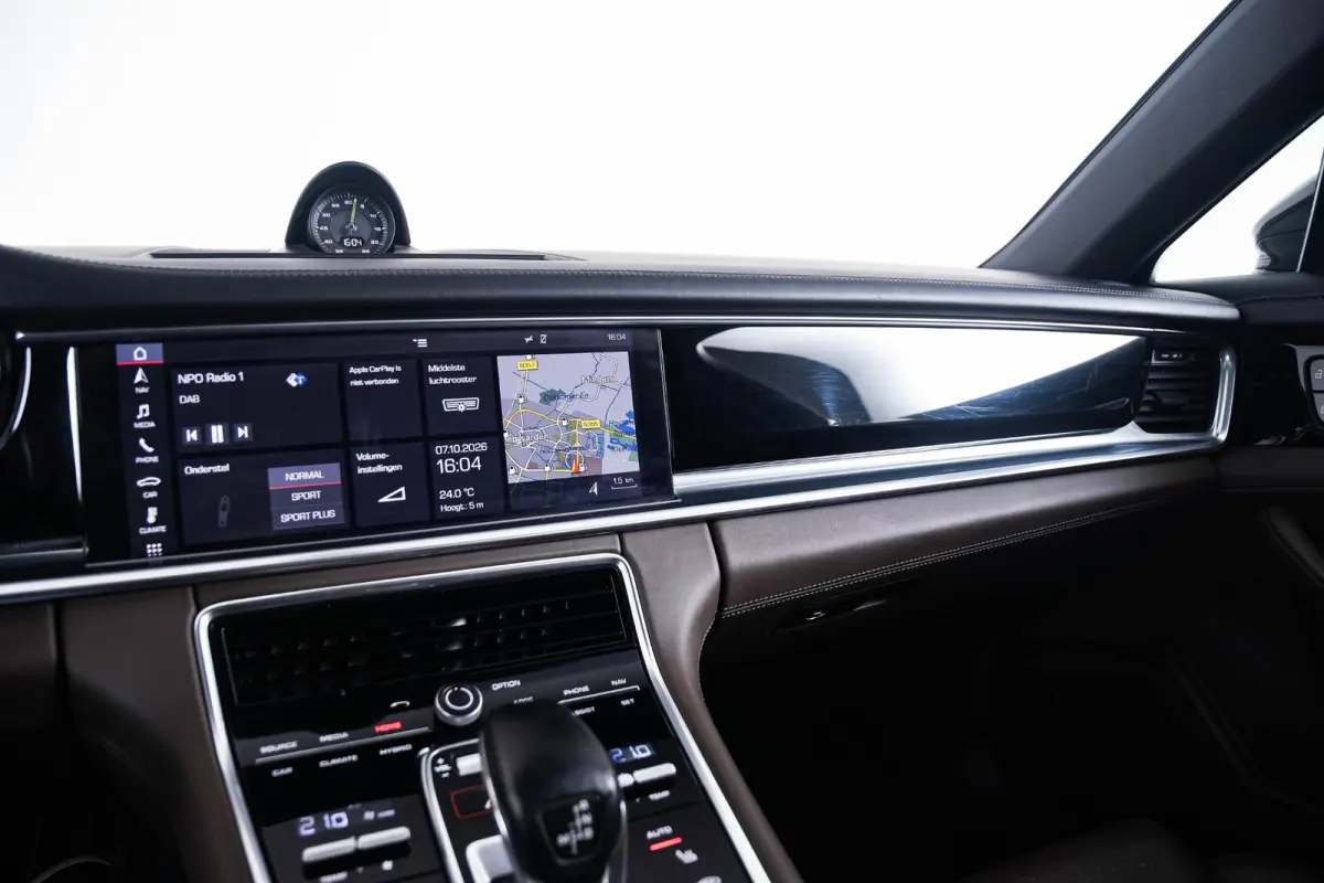 2.9 4 E-Hybrid Panoramadak - Adaptieve Cruise Control - SportDesign Pakket - Comfortstoelen - Massage stoelen - stuurwielverwarming - Sport Chrono pakket - Stuurbekrachtiging Plus -