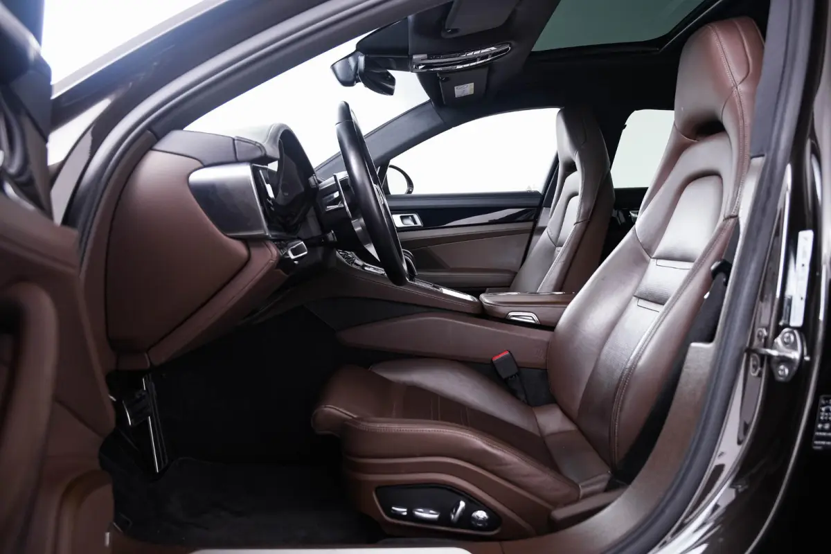 2.9 4 E-Hybrid Panoramadak - Adaptieve Cruise Control - SportDesign Pakket - Comfortstoelen - Massage stoelen - stuurwielverwarming - Sport Chrono pakket - Stuurbekrachtiging Plus -