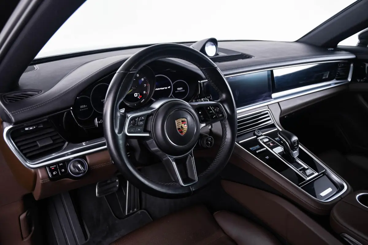 2.9 4 E-Hybrid Panoramadak - Adaptieve Cruise Control - SportDesign Pakket - Comfortstoelen - Massage stoelen - stuurwielverwarming - Sport Chrono pakket - Stuurbekrachtiging Plus -