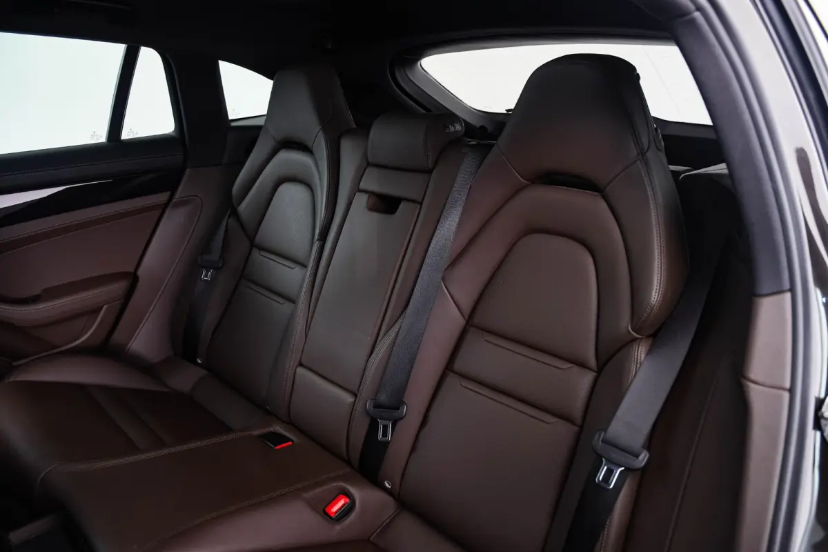 2.9 4 E-Hybrid Panoramadak - Adaptieve Cruise Control - SportDesign Pakket - Comfortstoelen - Massage stoelen - stuurwielverwarming - Sport Chrono pakket - Stuurbekrachtiging Plus -