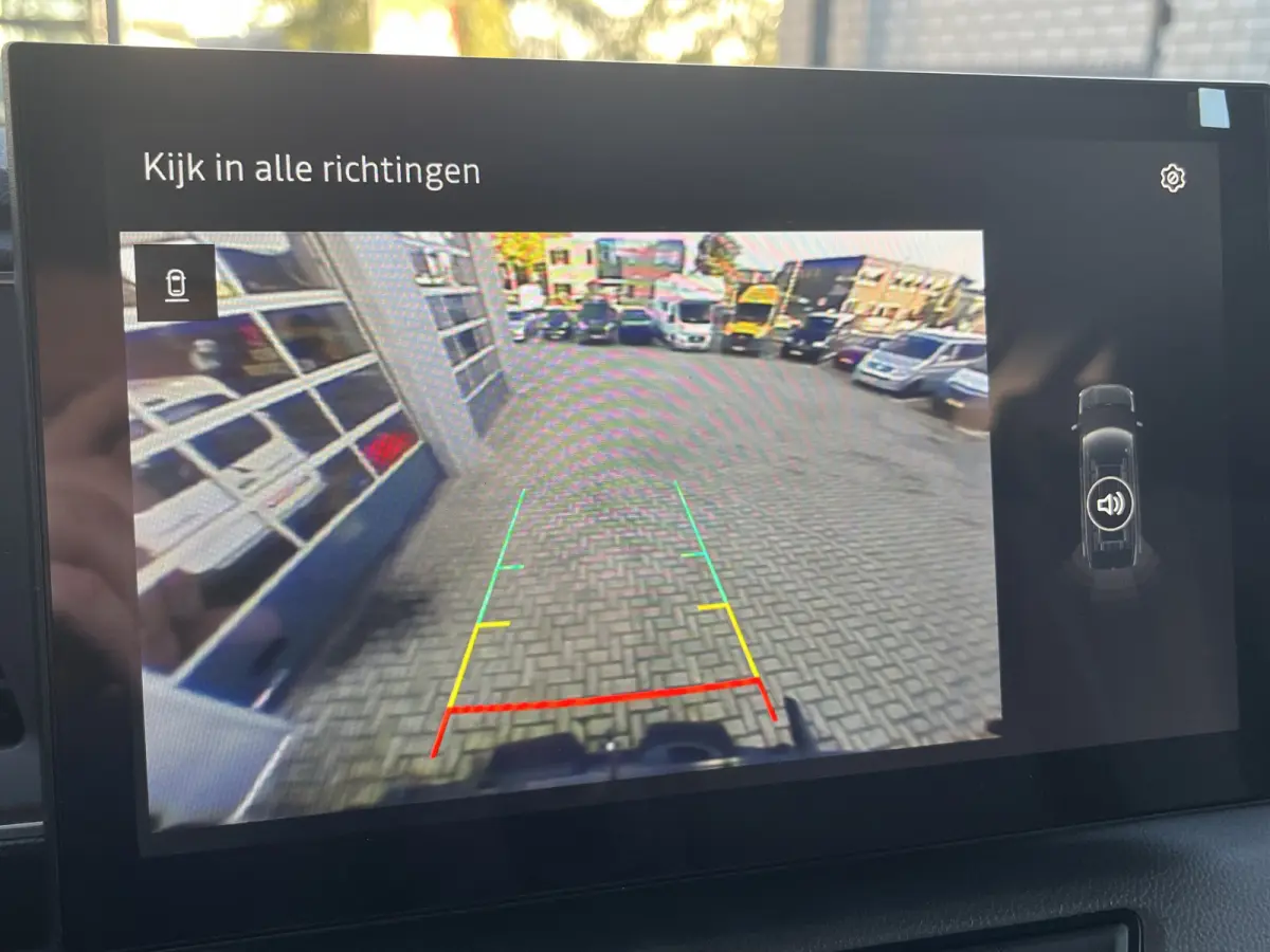 T35 L2H2 Extra long range 87 kWh | Betimmering | Navigatie | PDC Voor en Achter + Achteruitrijcamera | Cruise Control | Airco Automatisch | |